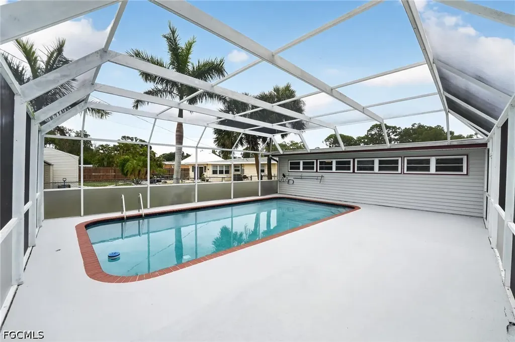 2505 Wood Street Sarasota FL 34237