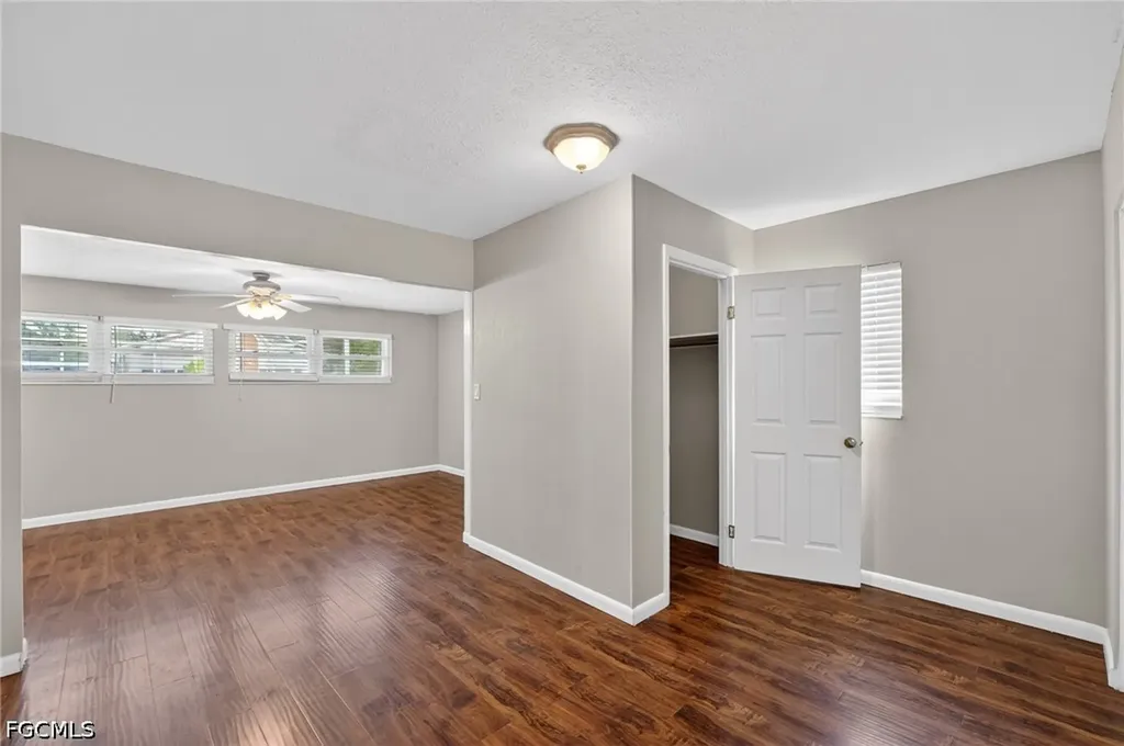 2505 Wood Street Sarasota FL 34237