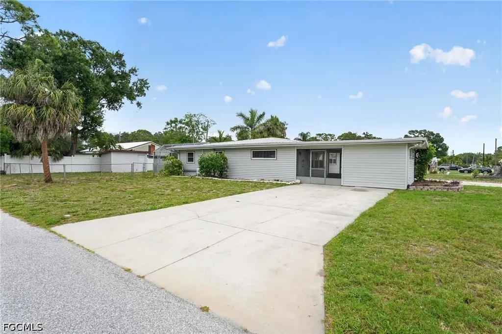 2505 Wood Street Sarasota FL 34237