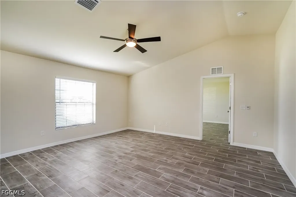 911 NE 9th Street Cape Coral FL 33909
