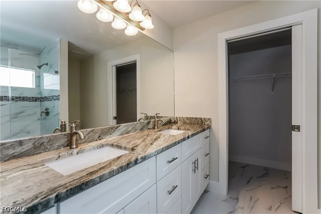 688 Manhattan Street E Lehigh Acres FL 33974