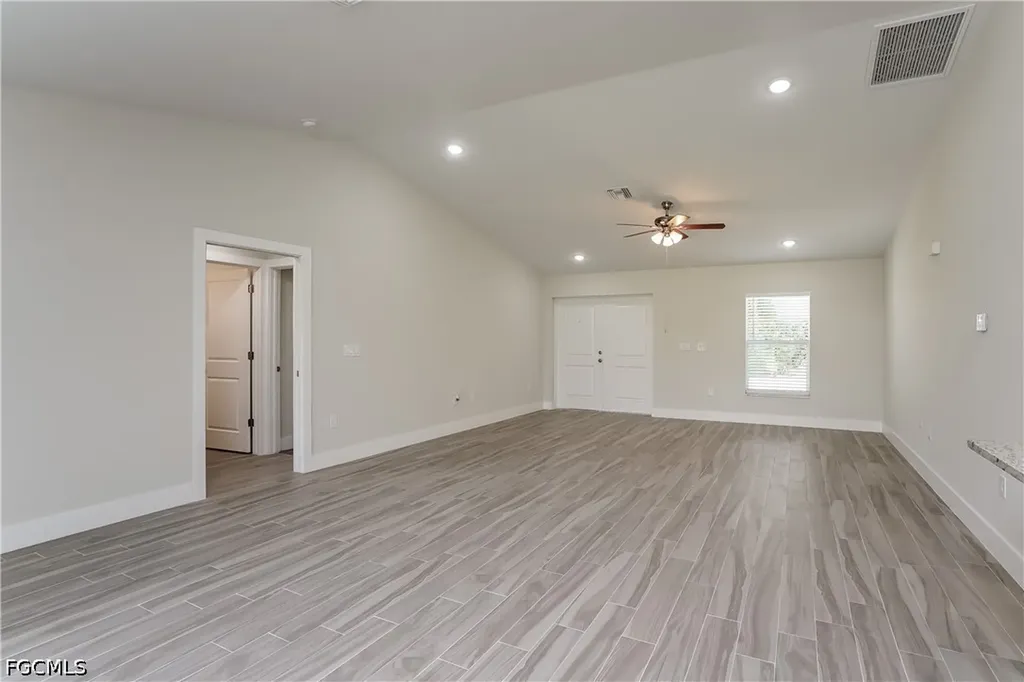 688 Manhattan Street E Lehigh Acres FL 33974