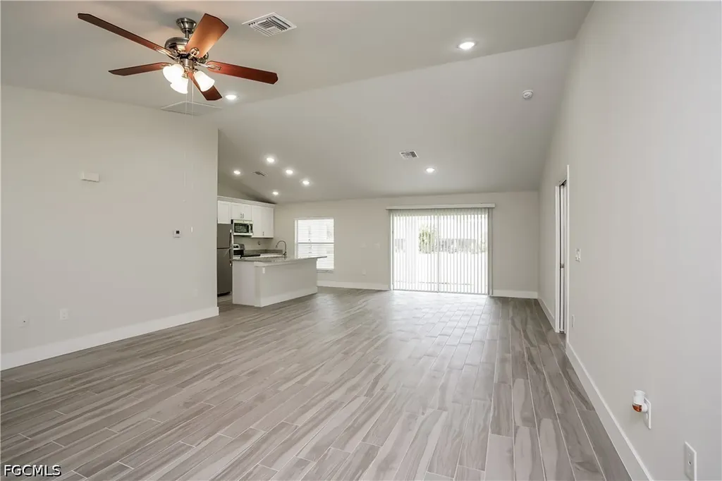688 Manhattan Street E Lehigh Acres FL 33974