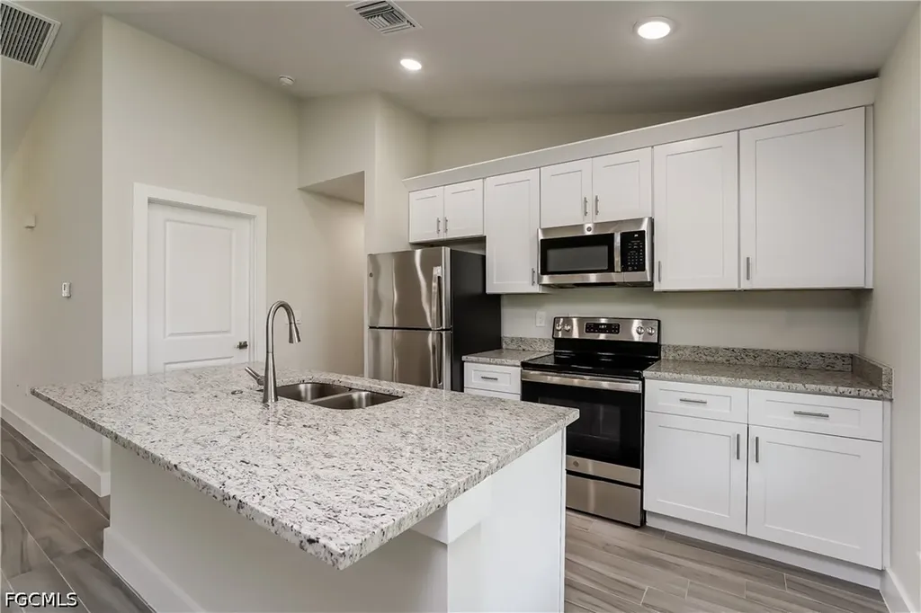 688 Manhattan Street E Lehigh Acres FL 33974
