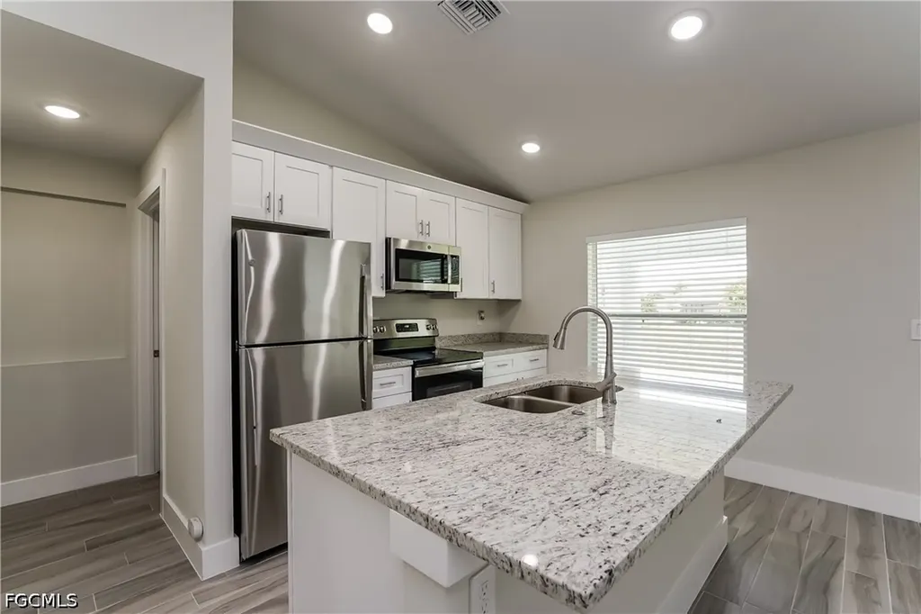 688 Manhattan Street E Lehigh Acres FL 33974