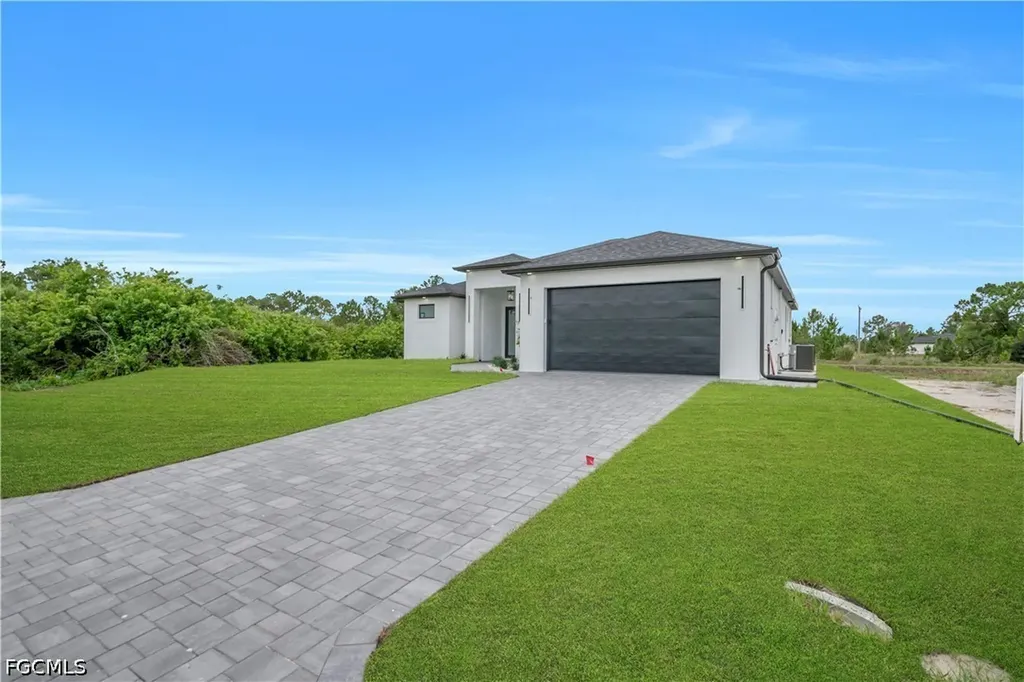 846 Charles Sise Street E Lehigh Acres FL 33974