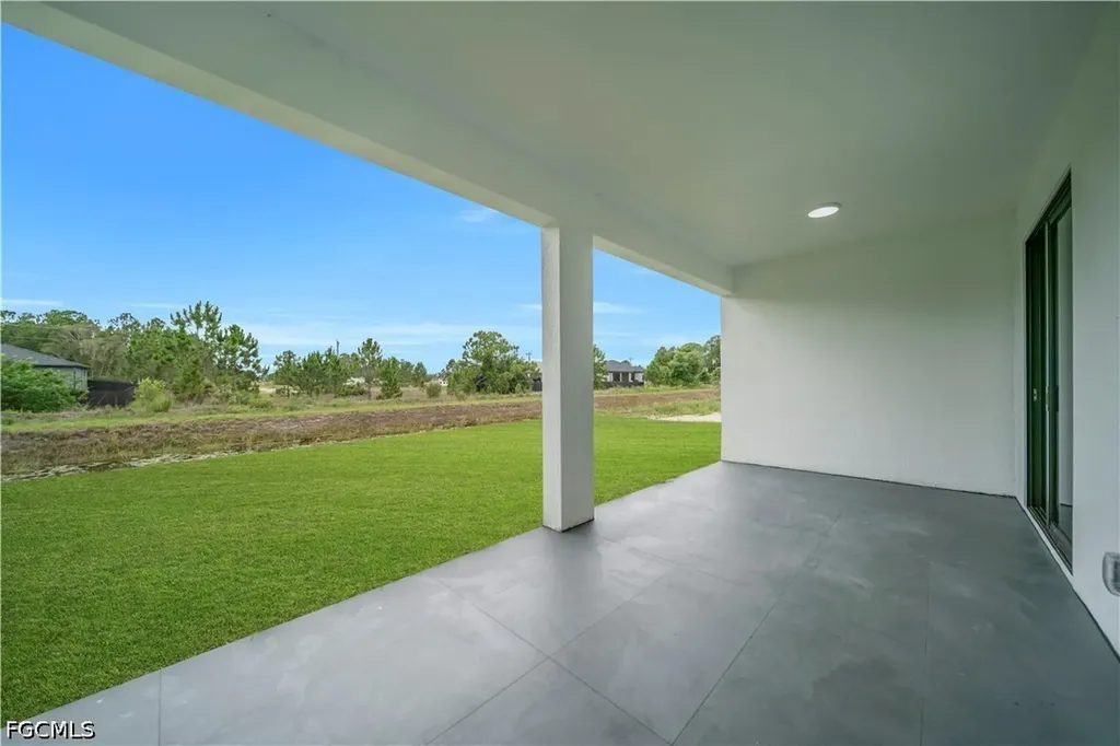 846 Charles Sise Street E Lehigh Acres FL 33974