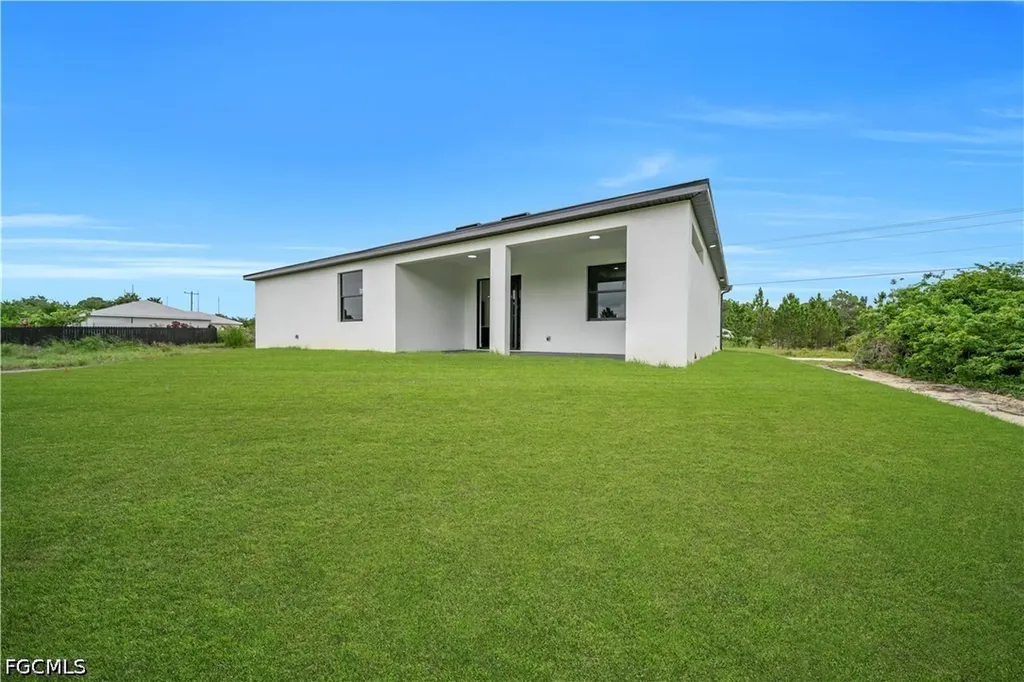 846 Charles Sise Street E Lehigh Acres FL 33974
