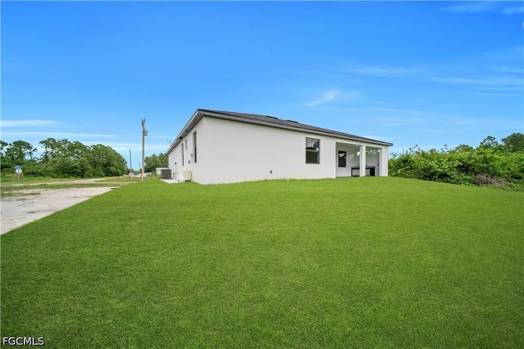 846 Charles Sise Street E Lehigh Acres FL 33974