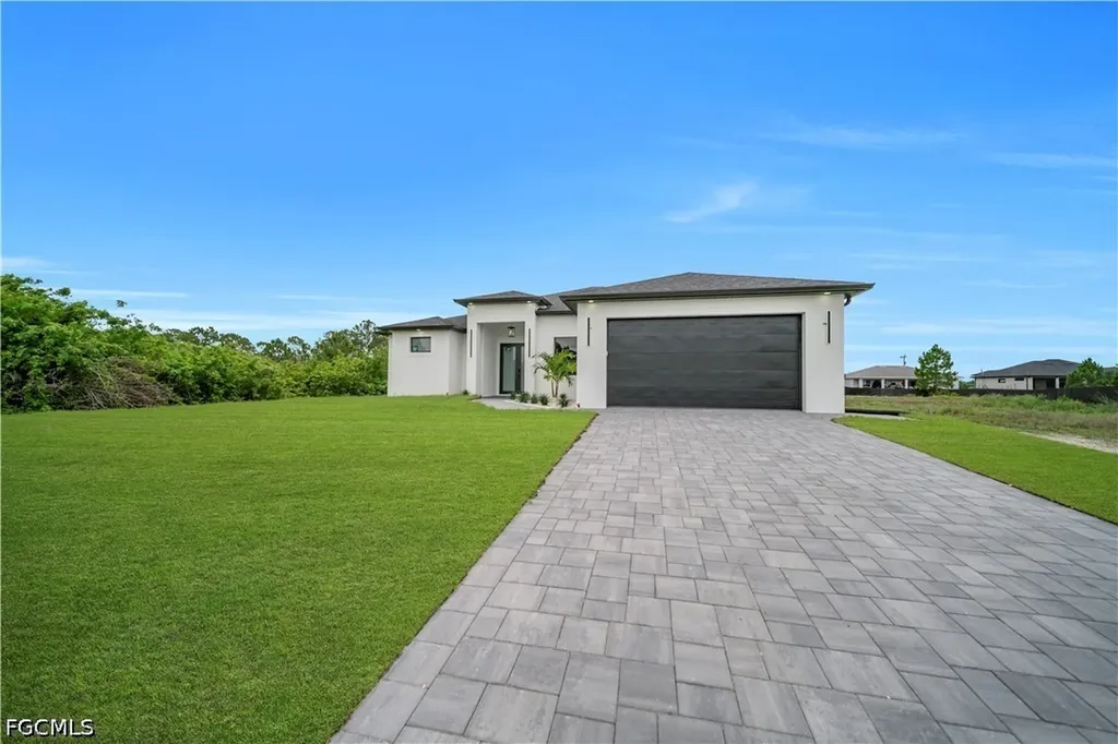 846 Charles Sise Street E Lehigh Acres FL 33974