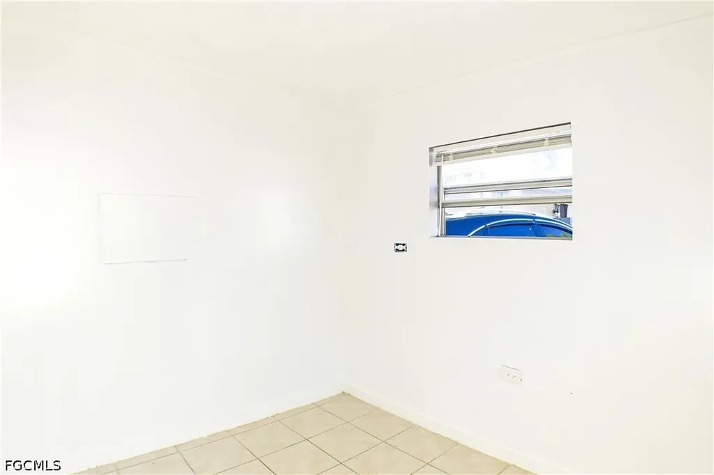 3042 Douglas Avenue Fort Myers FL 33916