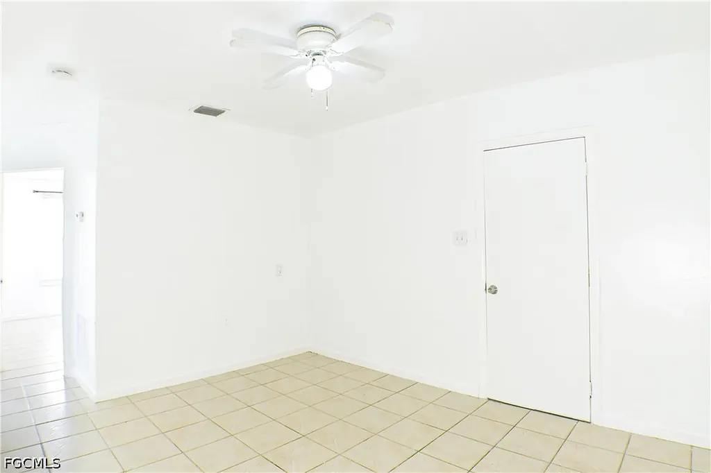 3042 Douglas Avenue Fort Myers FL 33916