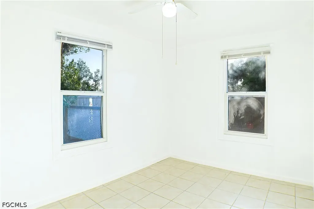 3042 Douglas Avenue Fort Myers FL 33916