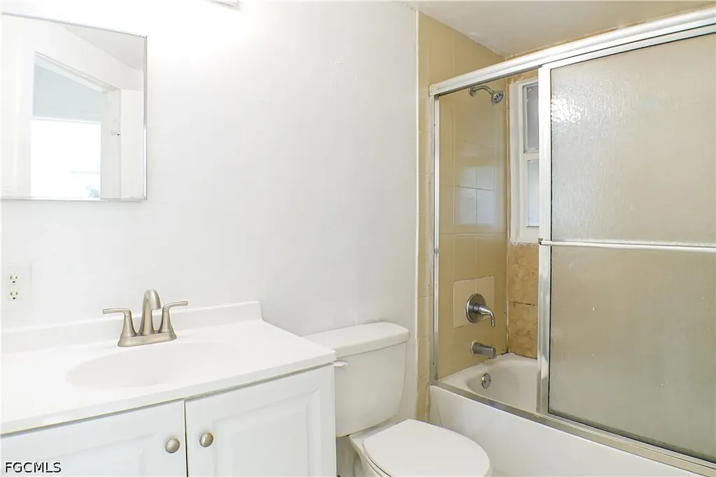 3042 Douglas Avenue Fort Myers FL 33916