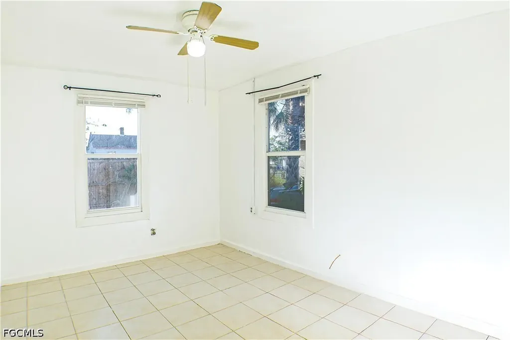 3042 Douglas Avenue Fort Myers FL 33916