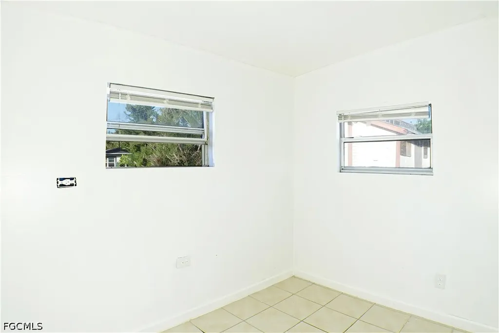 3042 Douglas Avenue Fort Myers FL 33916