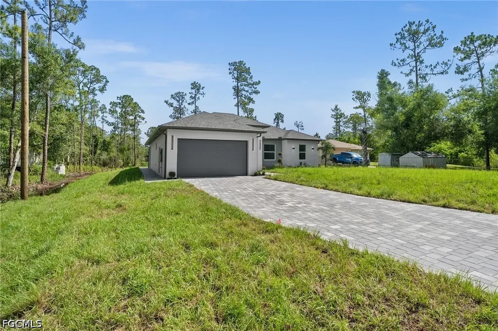 3433 66th Avenue NE Naples FL 34120