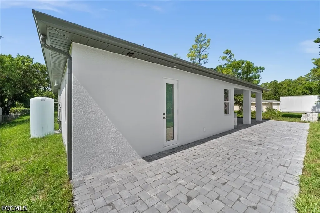 3433 66th Avenue NE Naples FL 34120