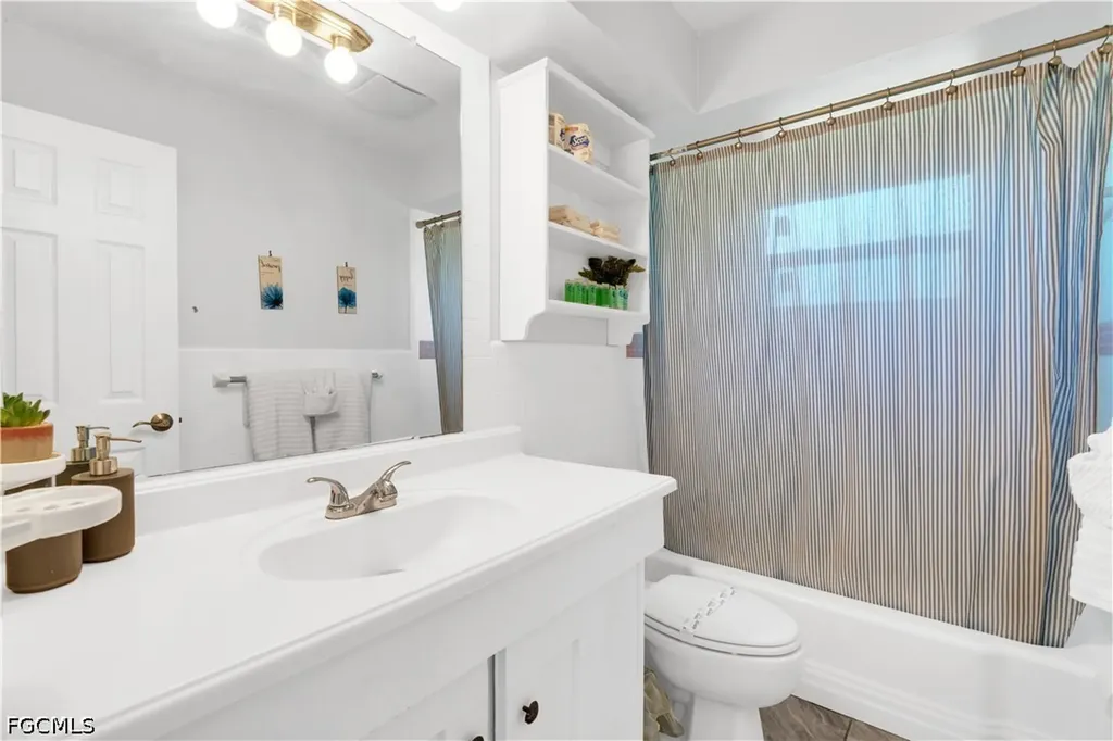 5602 Driftwood Parkway Cape Coral FL 33904