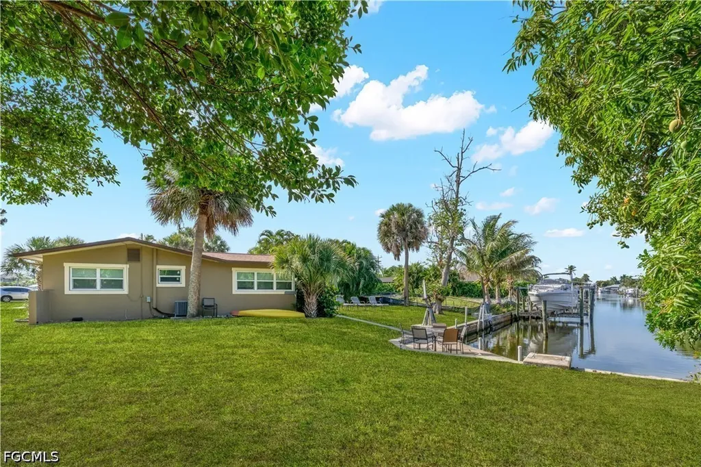 5602 Driftwood Parkway Cape Coral FL 33904