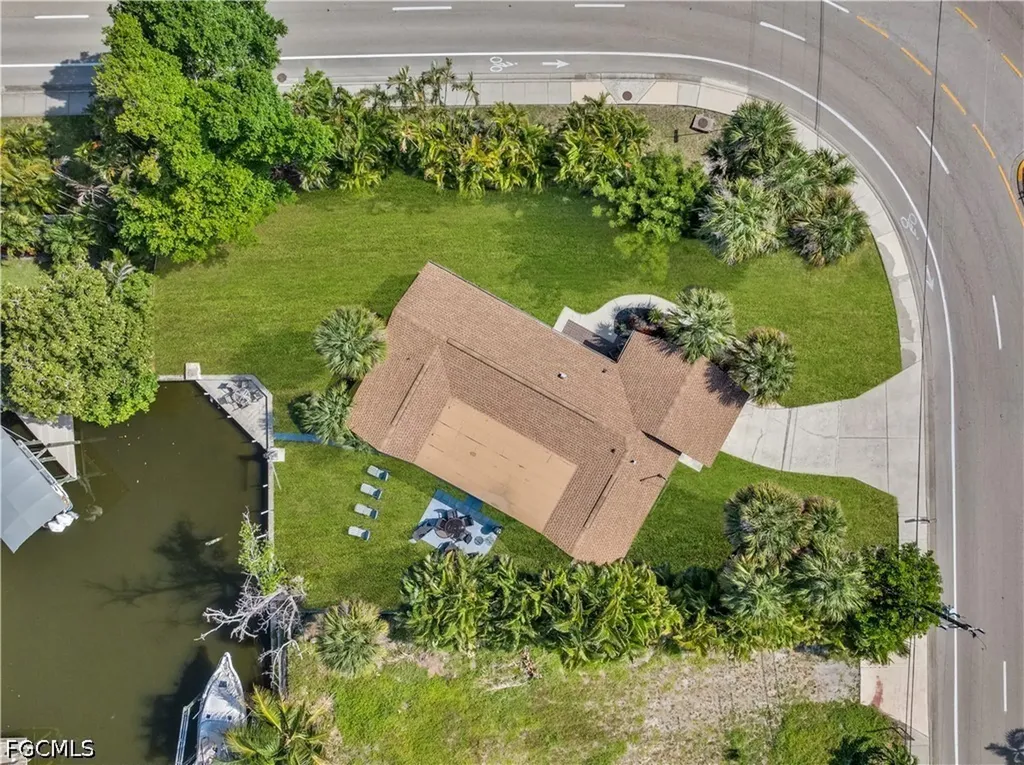 5602 Driftwood Parkway Cape Coral FL 33904