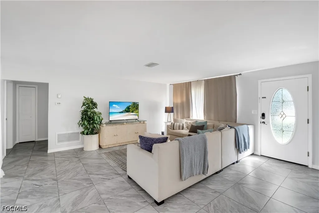 5602 Driftwood Parkway Cape Coral FL 33904