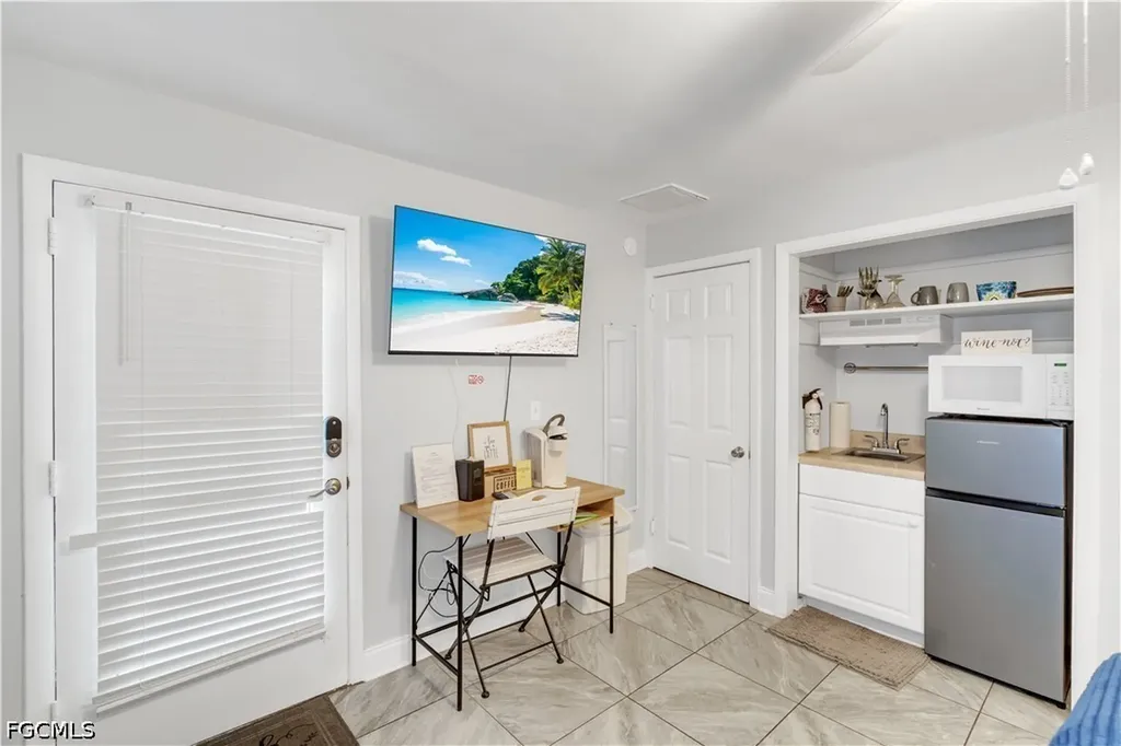 4913 Vincennes Street Cape Coral FL 33904