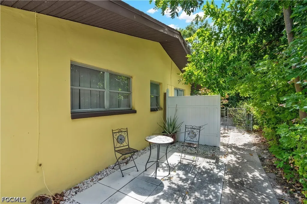 4913 Vincennes Street Cape Coral FL 33904