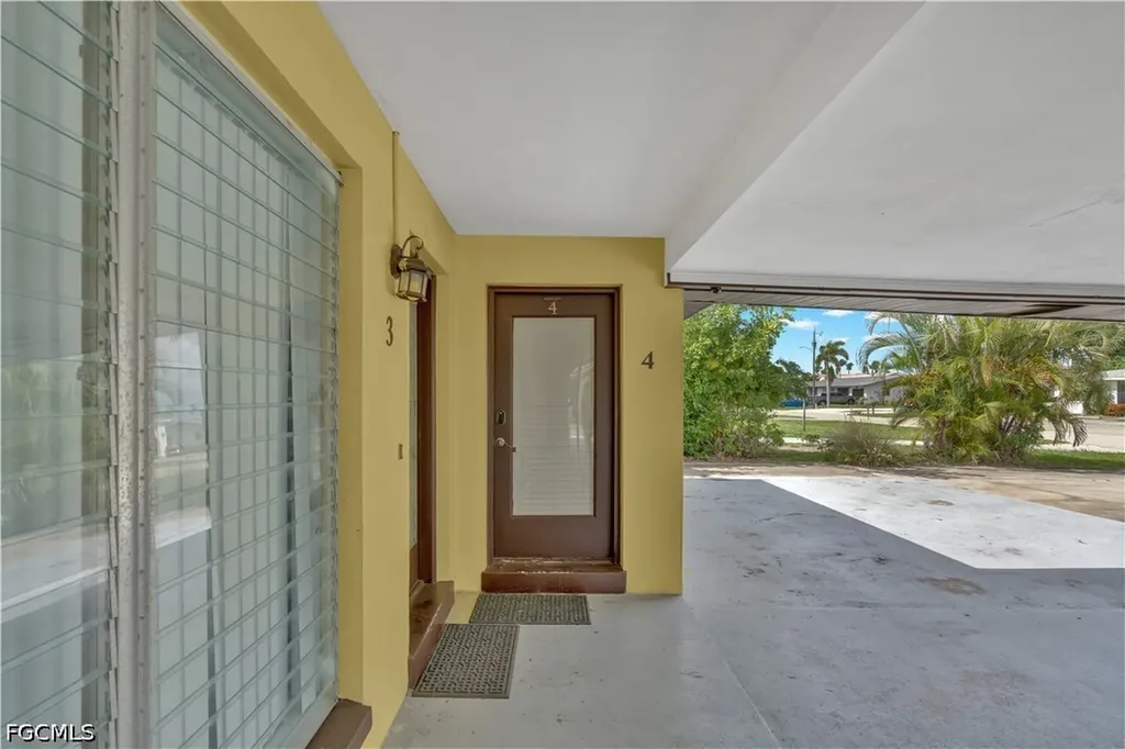 4913 Vincennes Street Cape Coral FL 33904