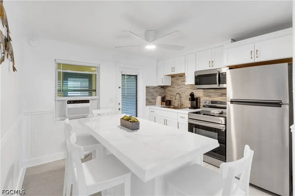 4913 Vincennes Street Cape Coral FL 33904