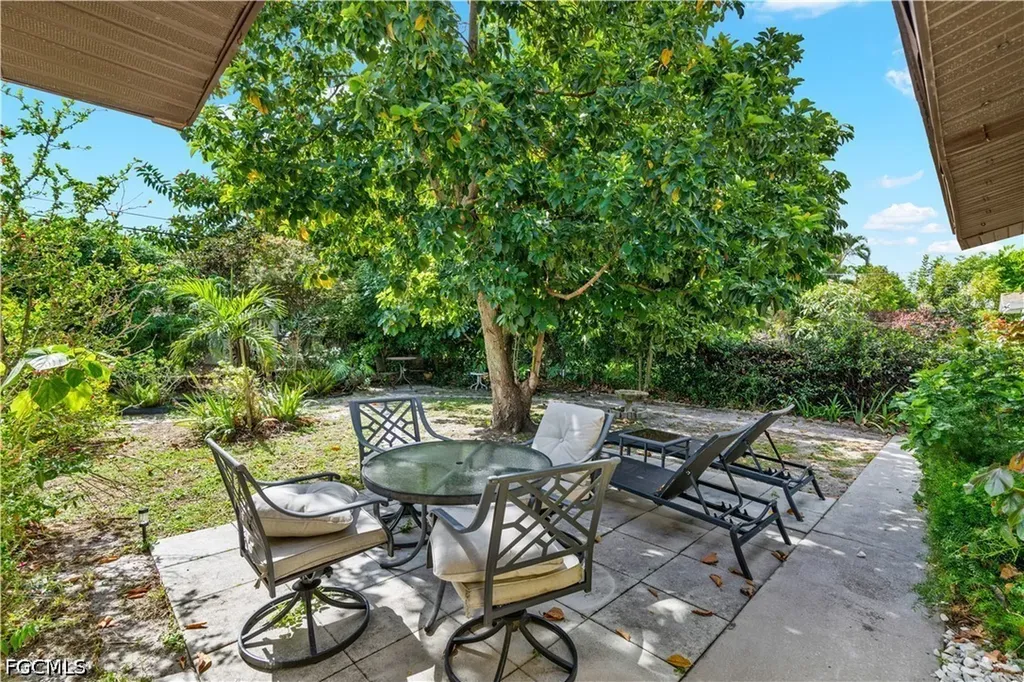 4913 Vincennes Street Cape Coral FL 33904