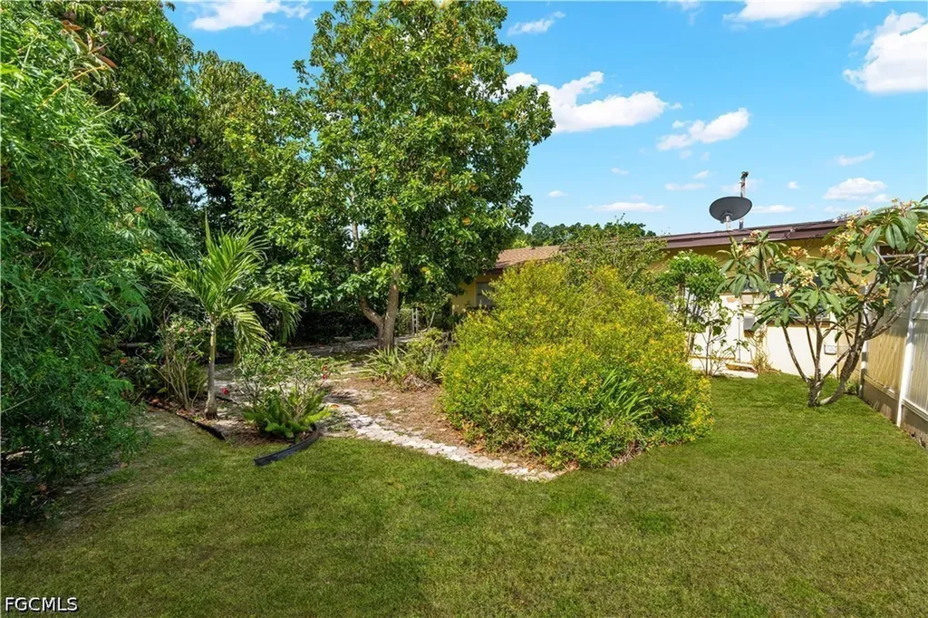 4913 Vincennes Street Cape Coral FL 33904