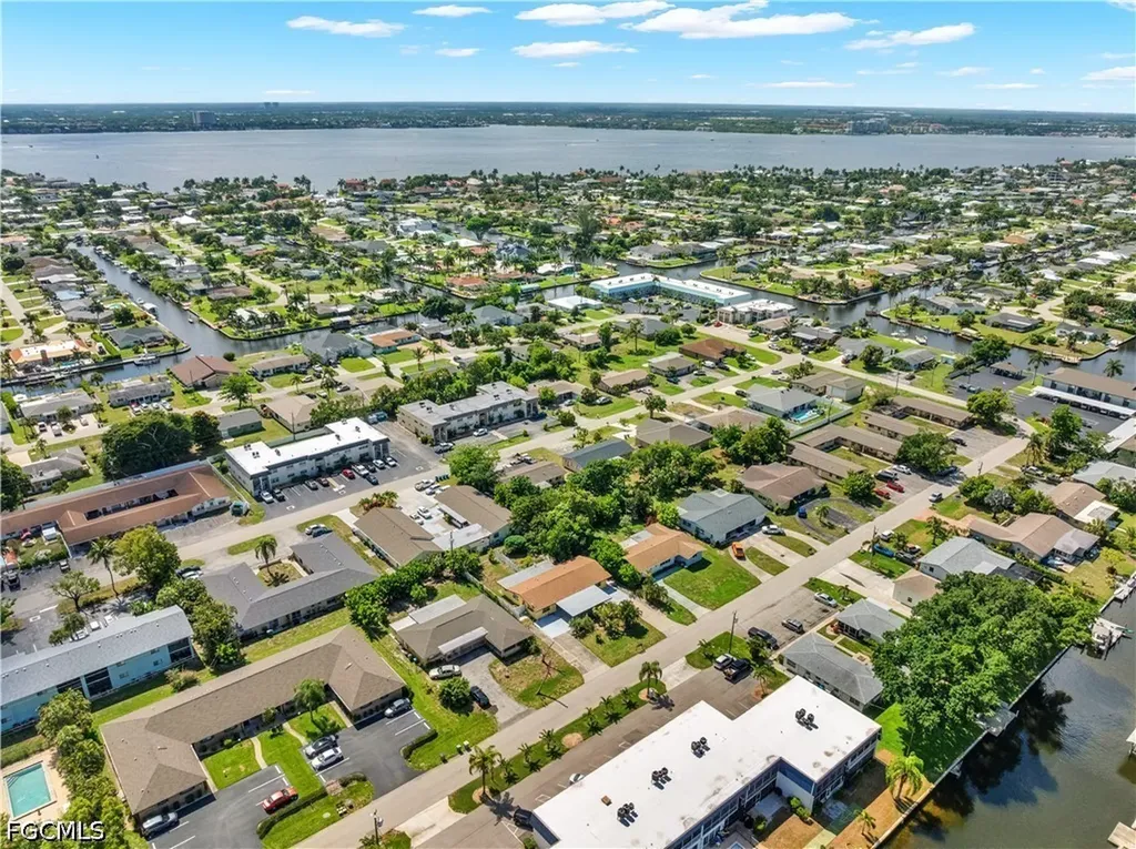 4913 Vincennes Street Cape Coral FL 33904