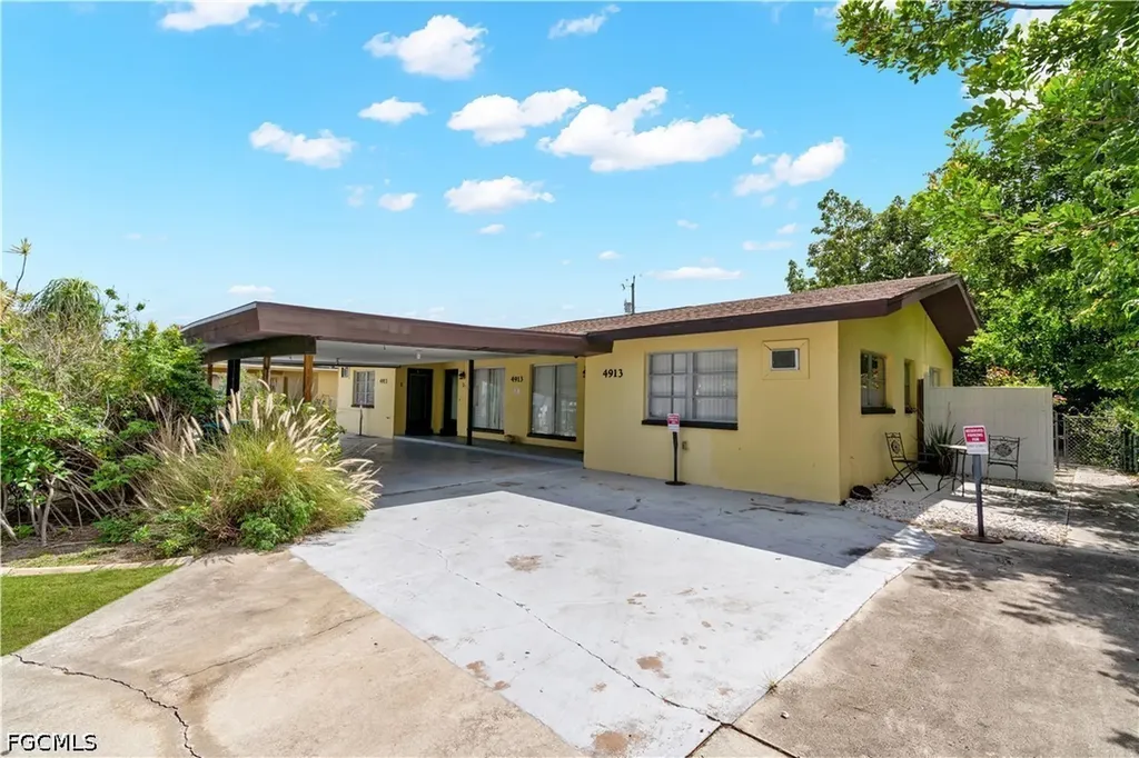4913 Vincennes Street Cape Coral FL 33904