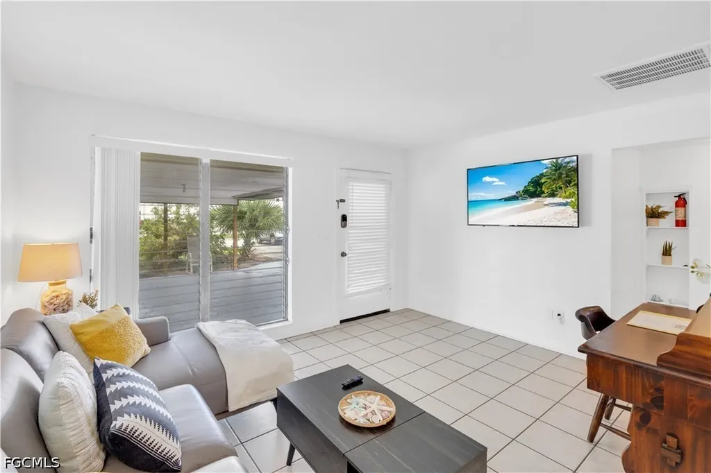 4913 Vincennes Street Cape Coral FL 33904