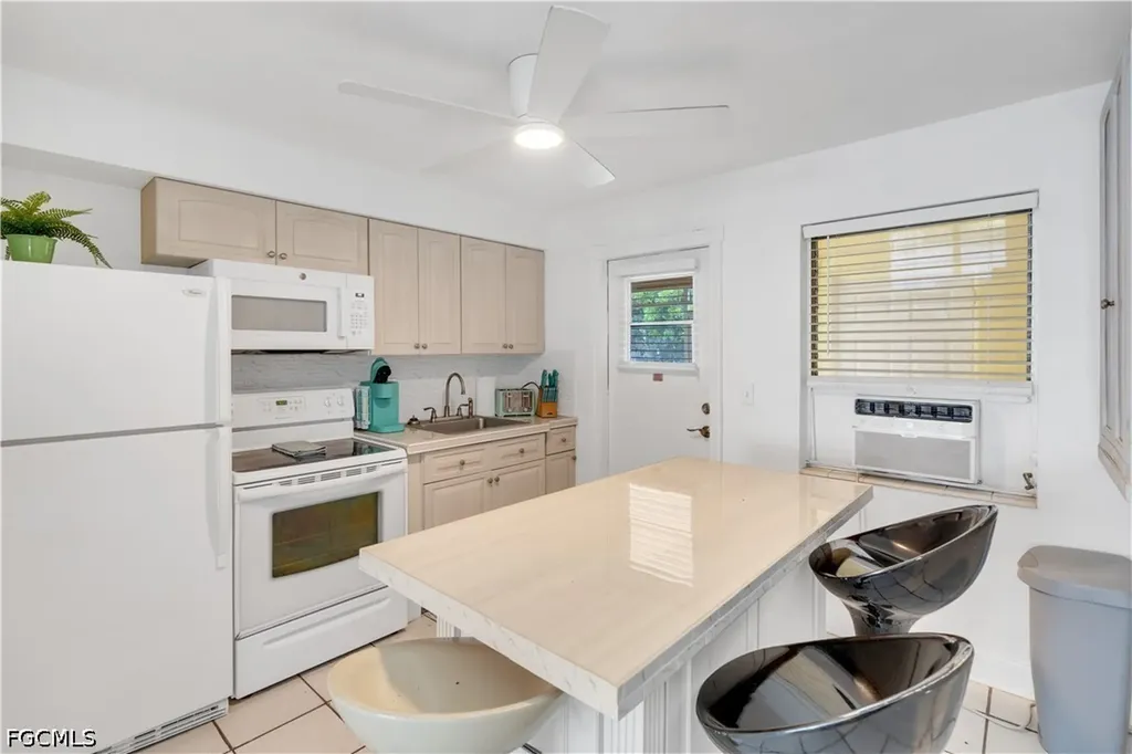 4913 Vincennes Street Cape Coral FL 33904