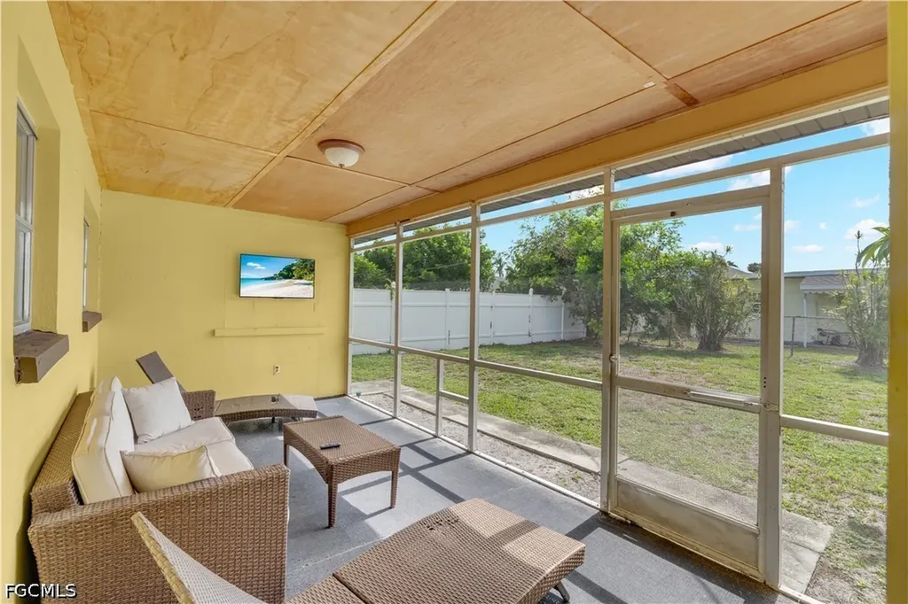4913 Vincennes Street Cape Coral FL 33904
