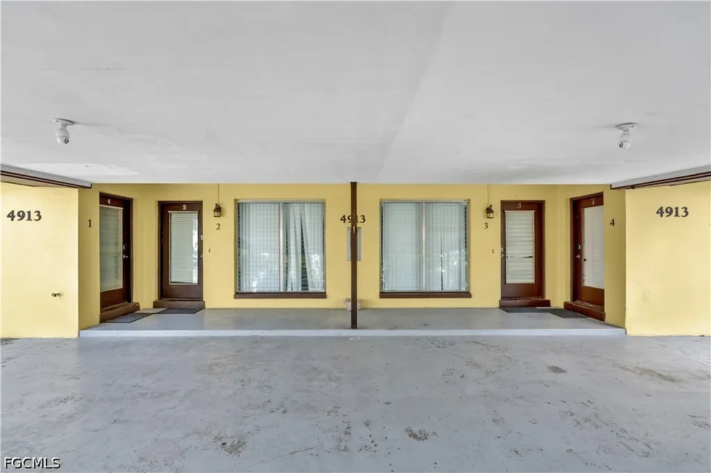 4913 Vincennes Street Cape Coral FL 33904