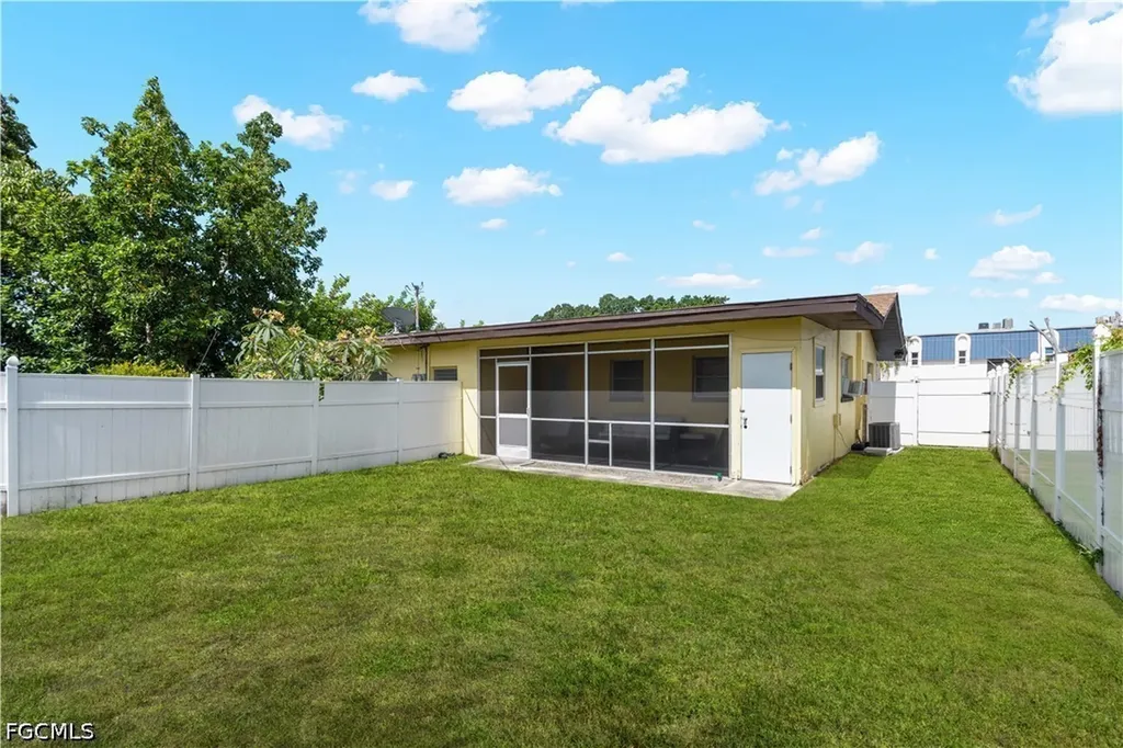 4913 Vincennes Street Cape Coral FL 33904