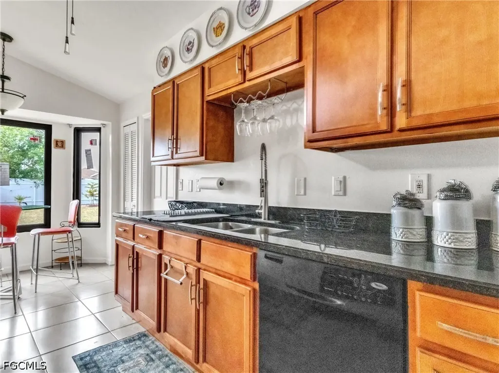 2006 NE 15th Terrace Cape Coral FL 33909