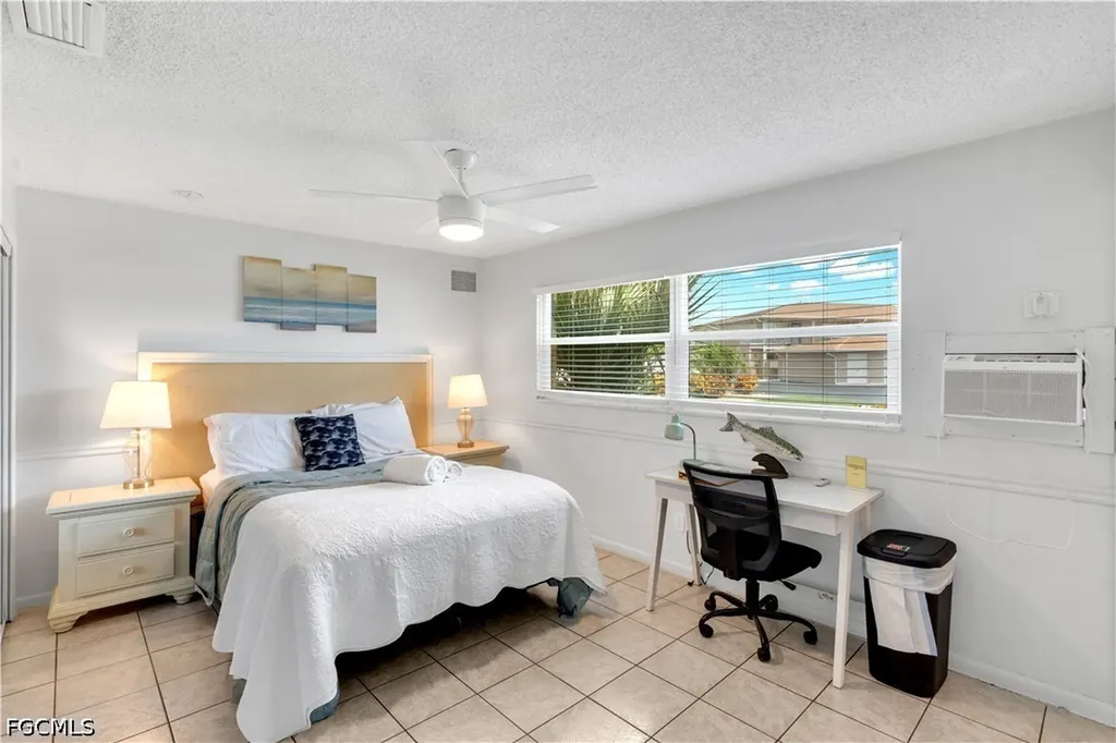 4353 Country Club Boulevard Cape Coral FL 33904
