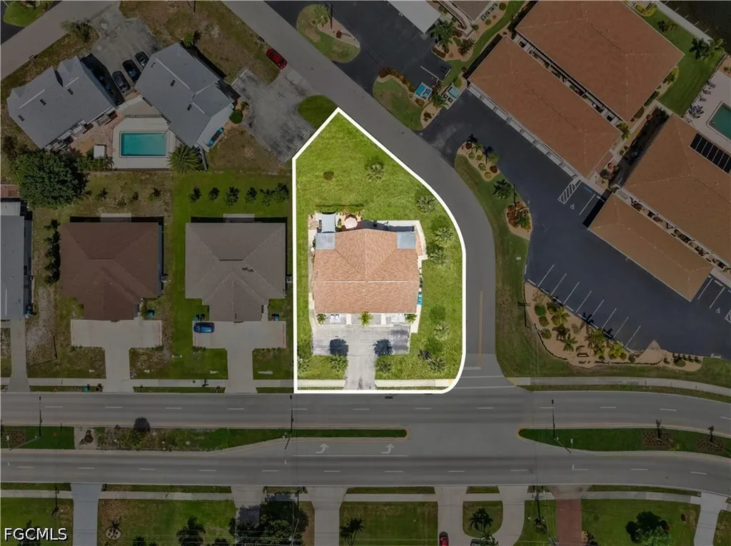 4353 Country Club Boulevard Cape Coral FL 33904