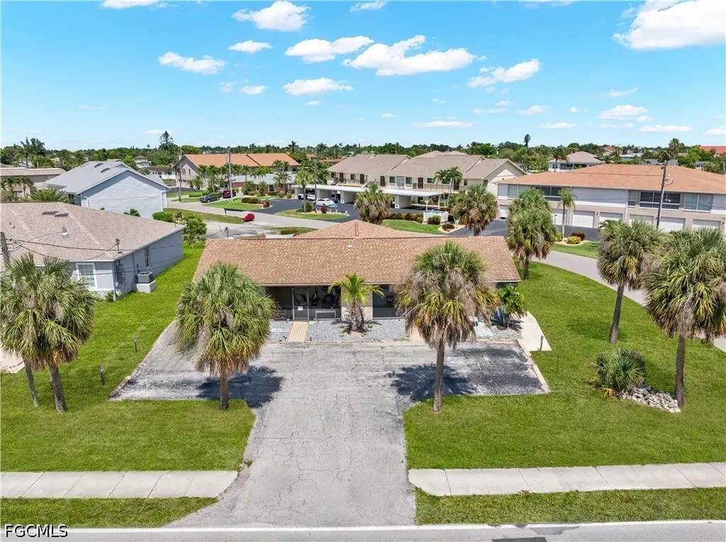4353 Country Club Boulevard Cape Coral FL 33904