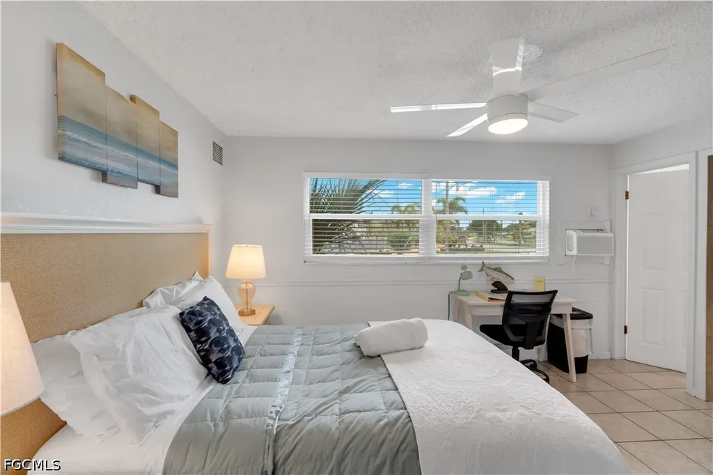 4353 Country Club Boulevard Cape Coral FL 33904