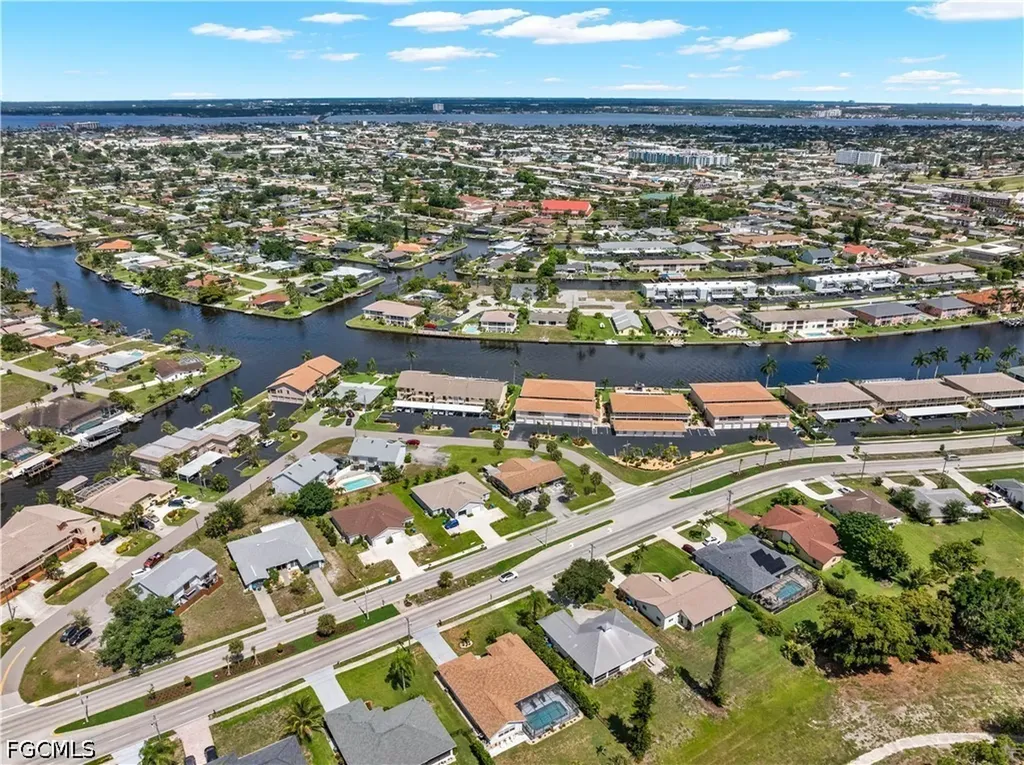 4353 Country Club Boulevard Cape Coral FL 33904