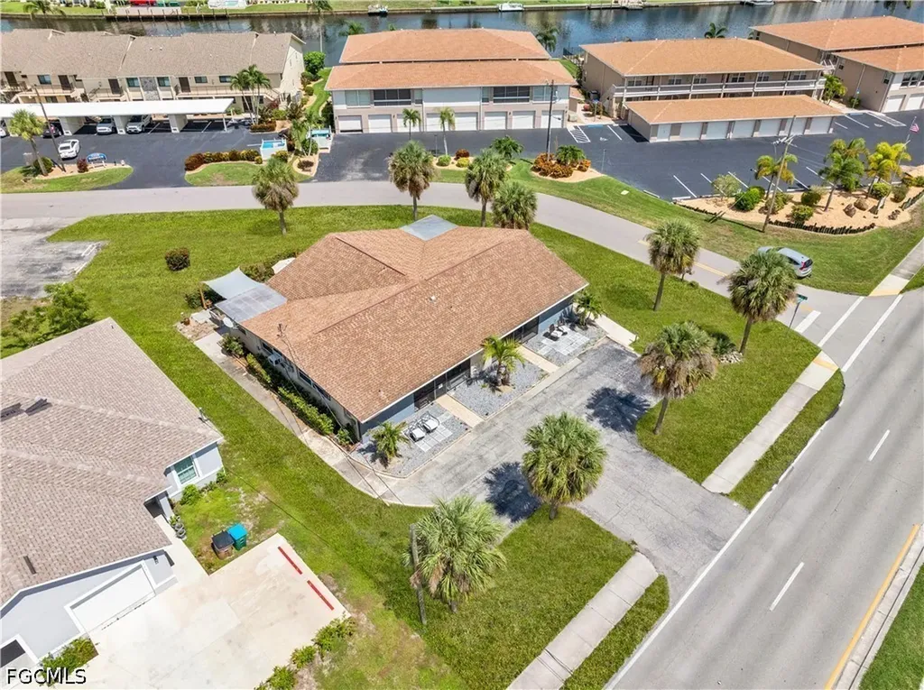 4353 Country Club Boulevard Cape Coral FL 33904
