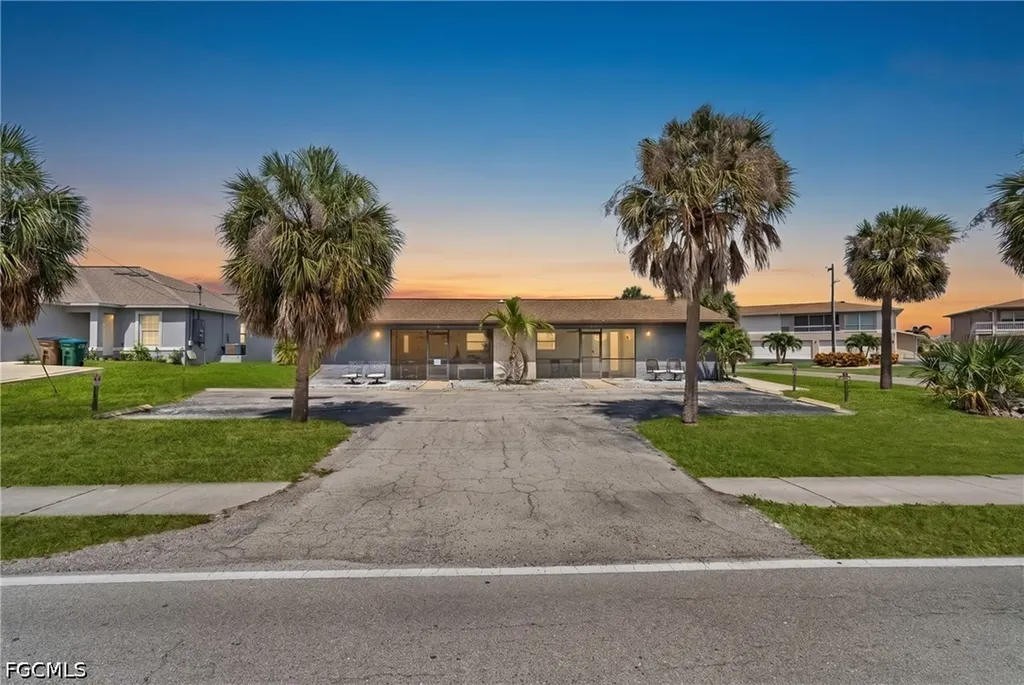 4353 Country Club Boulevard Cape Coral FL 33904
