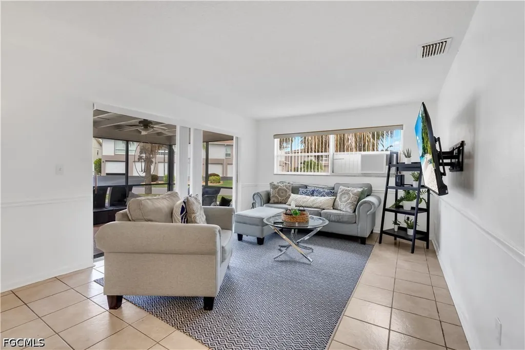 4353 Country Club Boulevard Cape Coral FL 33904