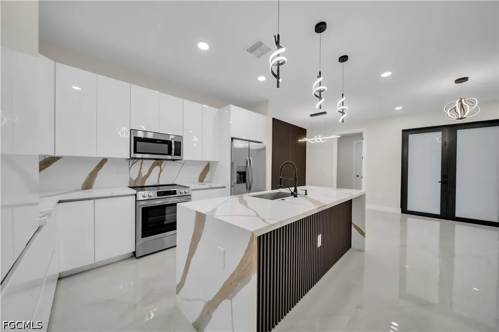 734 Theodore Vail Street E Lehigh Acres FL 33974