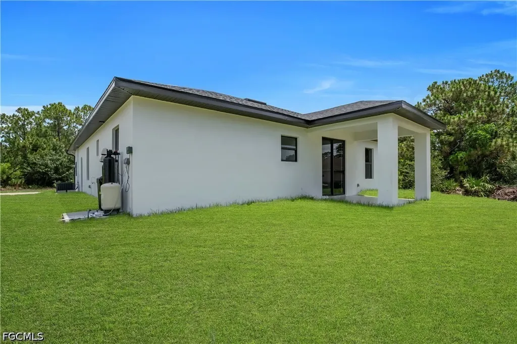 734 Theodore Vail Street E Lehigh Acres FL 33974